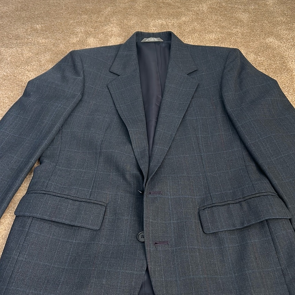Haggar Suit Charcoal/Dark Navy with light blue/red stripes. 40 Jacket 33x30 Pant